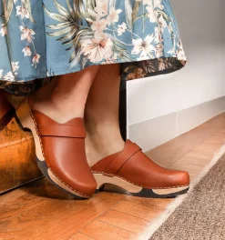 SOFTCLOX Tamina Softnappa Cognac (Hazelnut)-Frau Clogs